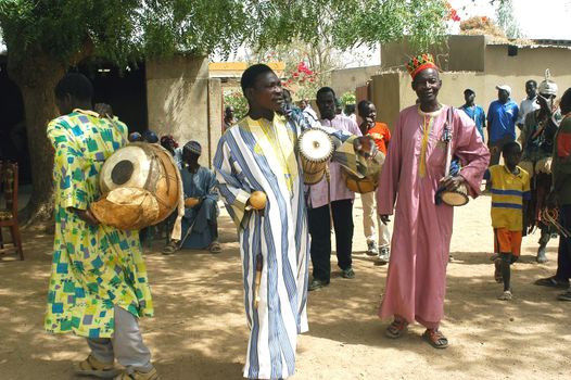 The festival of establishment of a usual chief in Burkina Faso Faso lasts three days. The usual chief succeeds his father deceased, it is always the groin of the family and always a man. It is a very rare event because a chief can be replaced only after his death. During establishment it is the festival and all the area is invited. This festival occurs to Kokemnour�, small village in the East of Burkina Faso Faso in the province of Kouritanga. These three days are punctuated of dance, meal and especially of traditional ceremonies African. The Chief is the King and can be established only by chiefs more important than him.                                