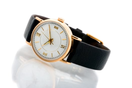 Watch of the classical form with a leather belt