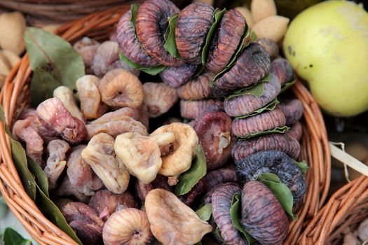 Dried figs
