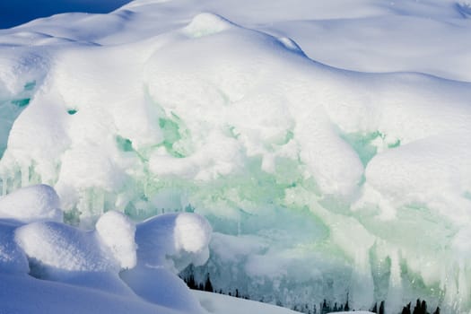 Snow and ice forming a beautiful snowscape.