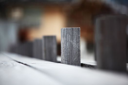 wood fence in hight dof