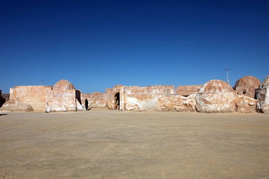 Building in the desert - Tunisia