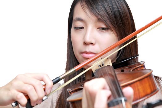 woman play violin