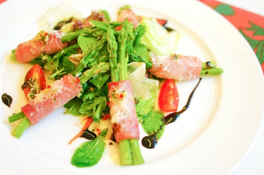 Ham rolled Asparagus with salad