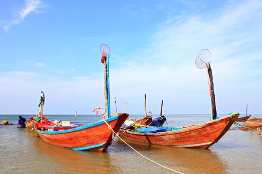 fisherman long tail boat