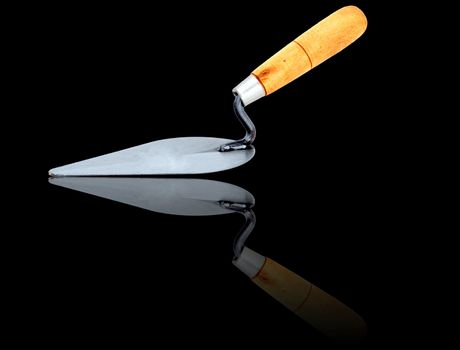 lute trowels side perspective with its reflection