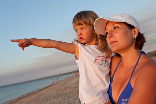 people series: mother and daughteron the beach