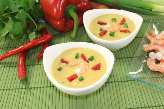 Curry Soup with shrimp, bell pepper, leeks and coconut milk