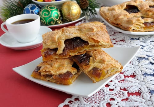 Pieces of strudel stuffed with apples and jam