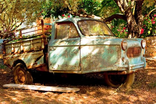 A nice picture of a rusty old truck