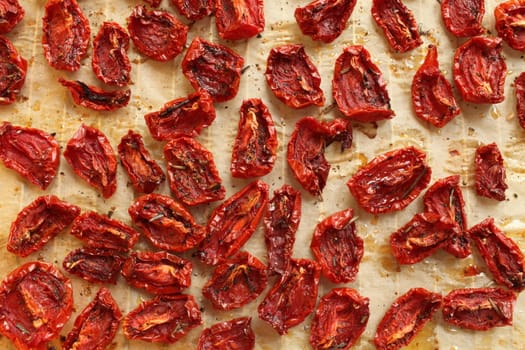 dried tomatoes with olive oil and spices