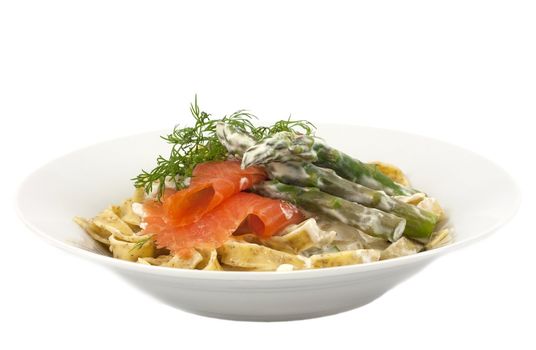 Wholemeal tagliatelle with smoked trout, asparagus and cream sauce