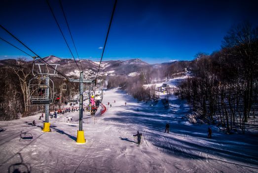 sunny day at the north carolina skiing resort in february