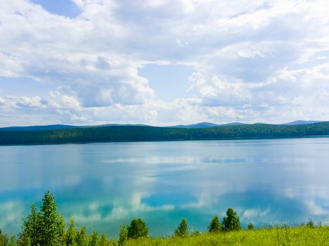 Photo of lake in a sunny day