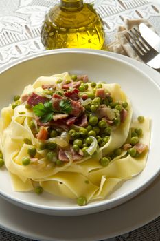 tagliatelle with fresh peas and  diced ham