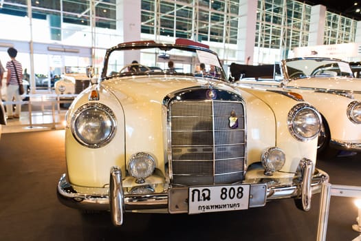 NONTABURI-DECEMBER 03: Classic car Mercedes Benz Display at Thailand International Motor Expo 2011 December 03