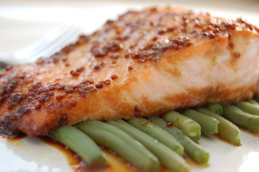 Grilled salmon fillet with honey mustard sauce