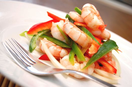 Prawn salad with peppers