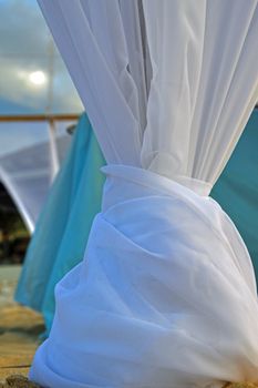 Draping decoration intended for use at a tropical wedding