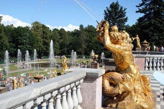 Peters Palace at Peterhof, St Petersburg, Russia.
Hundreds of fountains and golden statues surround Peter's Palace- Rusias answer to Versailles.
My other pictures of Saint Petersburg.
Built between 1709 and 1724 by over 5000 soldiers and slaves was distreyed in WW11 and in the 50's rebuilt from photographs and maps 