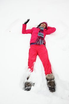 winter woman lay on snow