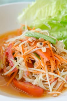 thai papaya salad with  fresh lettuce