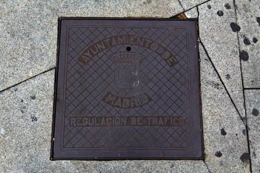 Madrid municipal manhole cover for traffic regulation