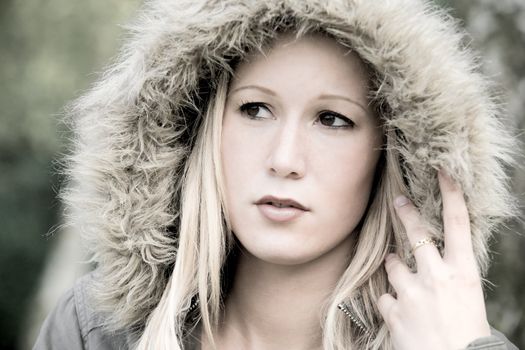 Beautifull young girl relaxing in a park