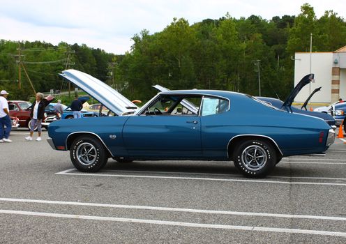 GLOUCESTER, VA, USA -SEPTEMBER 16: Vintage 1970 Chevrolet Chevelle SS 454 in the Middle Peninsula Classic Cruisers Club weekly Car Show. Main Street Center. September 16, 2011 in Gloucester, VA, USA
