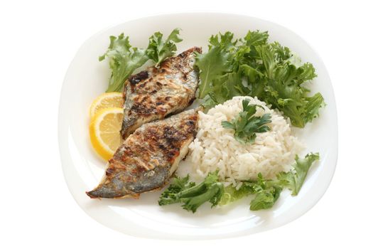 fried flounder with lettuce and rice