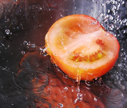 tomato water splashing    
