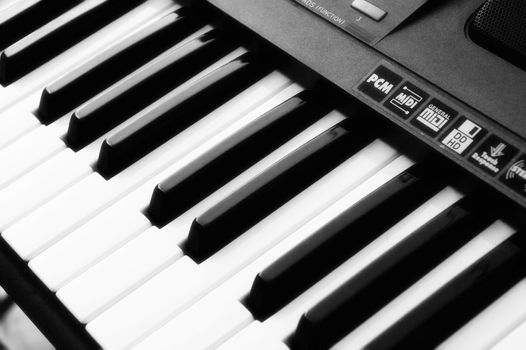 Electronic piano keyboard with soft focus