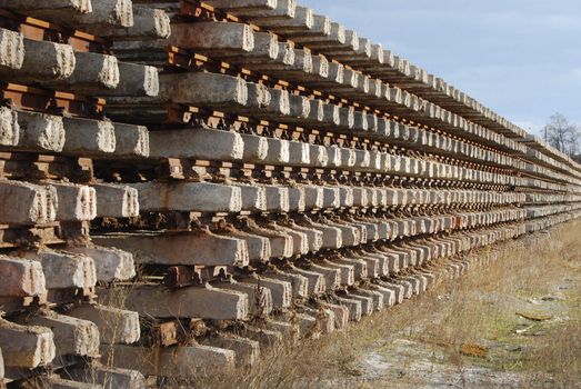 Rows of rails and cross-ties in perspective