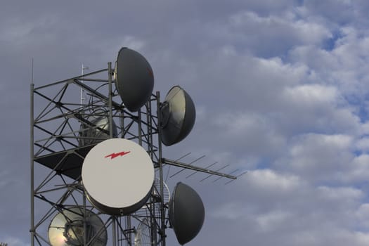 Wireless radio antennas with clouds