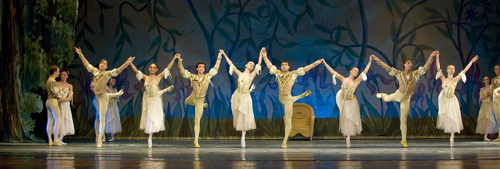 CHENGDU - DEC 24: Swan Lake ballet performed by Russian royal ballet at Jinsha theater December 24, 2008 in Chengdu, China.