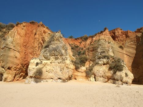 Colourful rocks and wonderful sands on the Algarve coast 