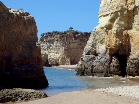 Colourful rocks and wonderful sands on the Algarve coast 