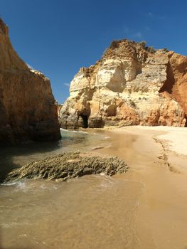 Colourful rocks on the Algarve coast 