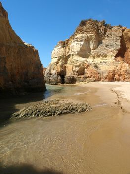 Colourful rocks on the Algarve coast 
