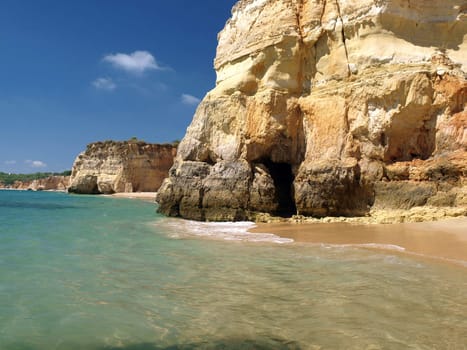 Colourful rocks on the Algarve coast 