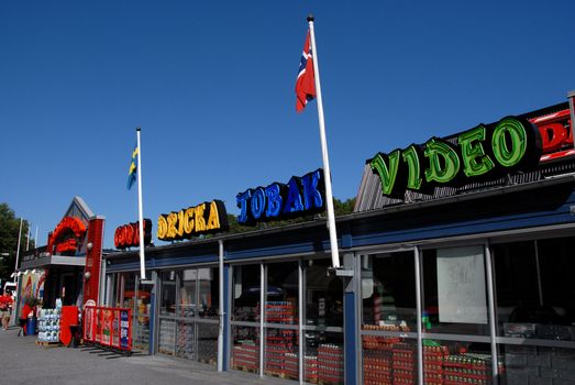 Grensehandel.
Svinesund, marknaden. (old Svinesund)
Sweden 2008. 