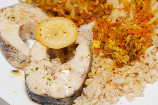 the healthy diet - brown rice with fisch and vegetable 
