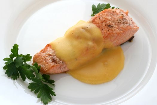fried salmon with sauce