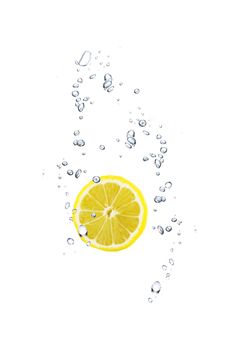 slice of lemon in water