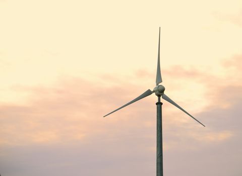 Single wind turbine - Environmental clean energy generator