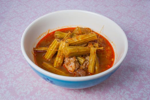 Kaeng Marum/ Kaeng Ba-Khon-Kom in the northern dialect is usually cooked with dried fish or pork bones. Chili paste should be fried with a little water first before adding more water later. Acacia insuvais and betel leaves make it taste just right.