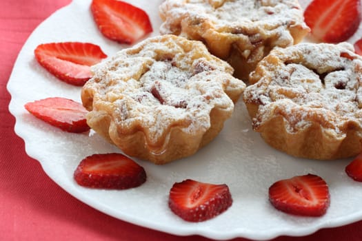 muffins with strawberry