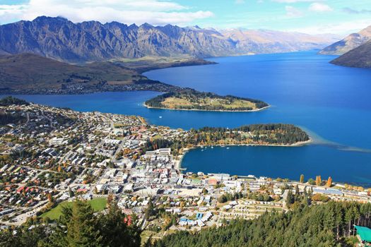 Cityscape of queenstown with lake Wakatipu from top at noon.