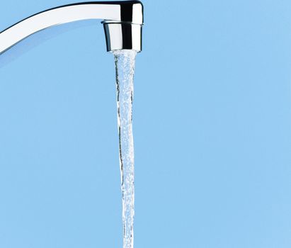 Water is floating from a tap in the kitchen