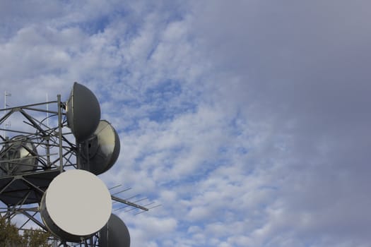 Wireless radio antennas with clouds